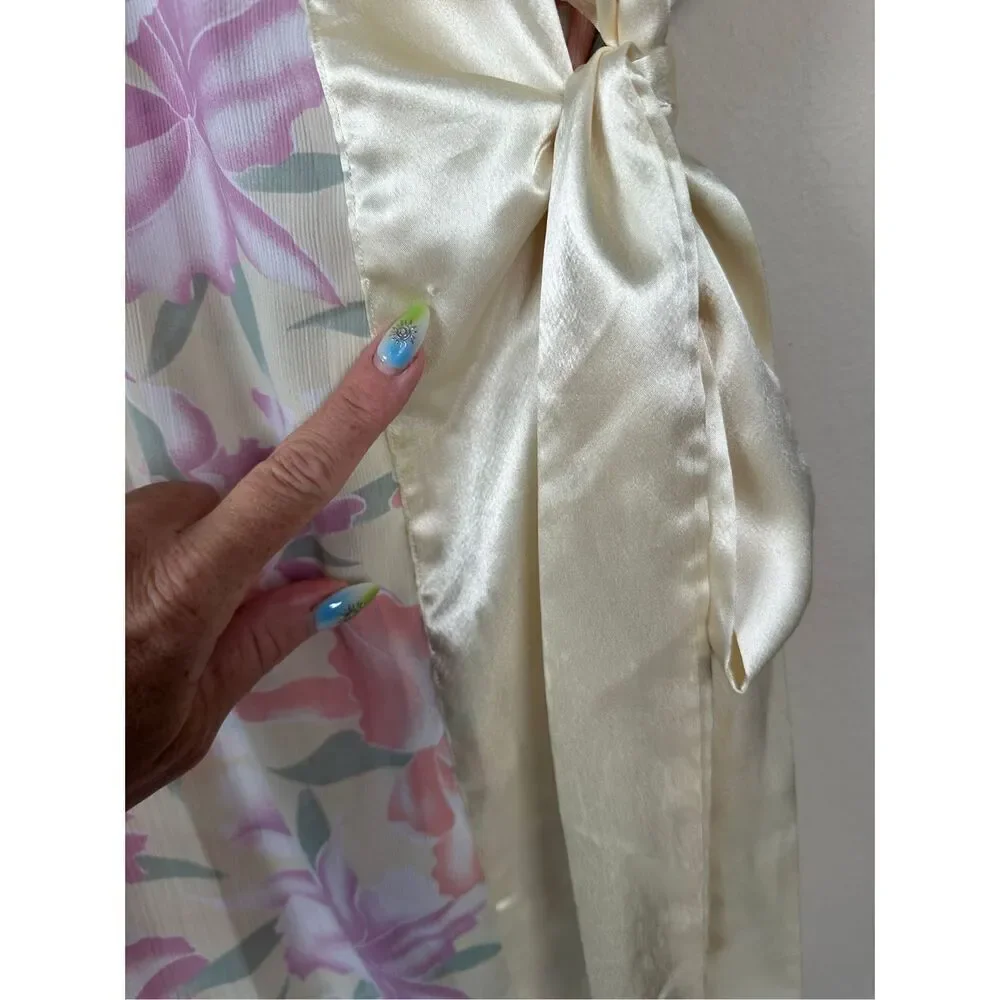 VTG Victoria's Secret Gold Label Floral Robe - one size
